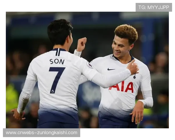 诺丁汉森林对阵布莱顿，长传反击战术或再克传控打法